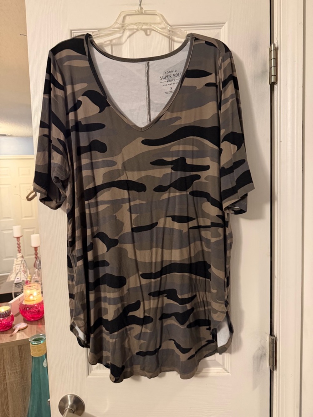 torrid Olive and Black Camo V-Neck Short Sleeve Tee
